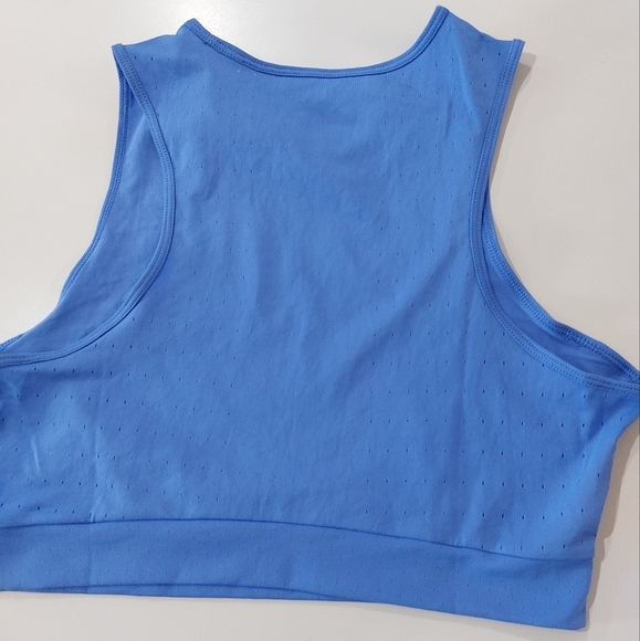 Nike Aeroswift size medium crop workout top purple ish colors like new - Picture 4 of 7